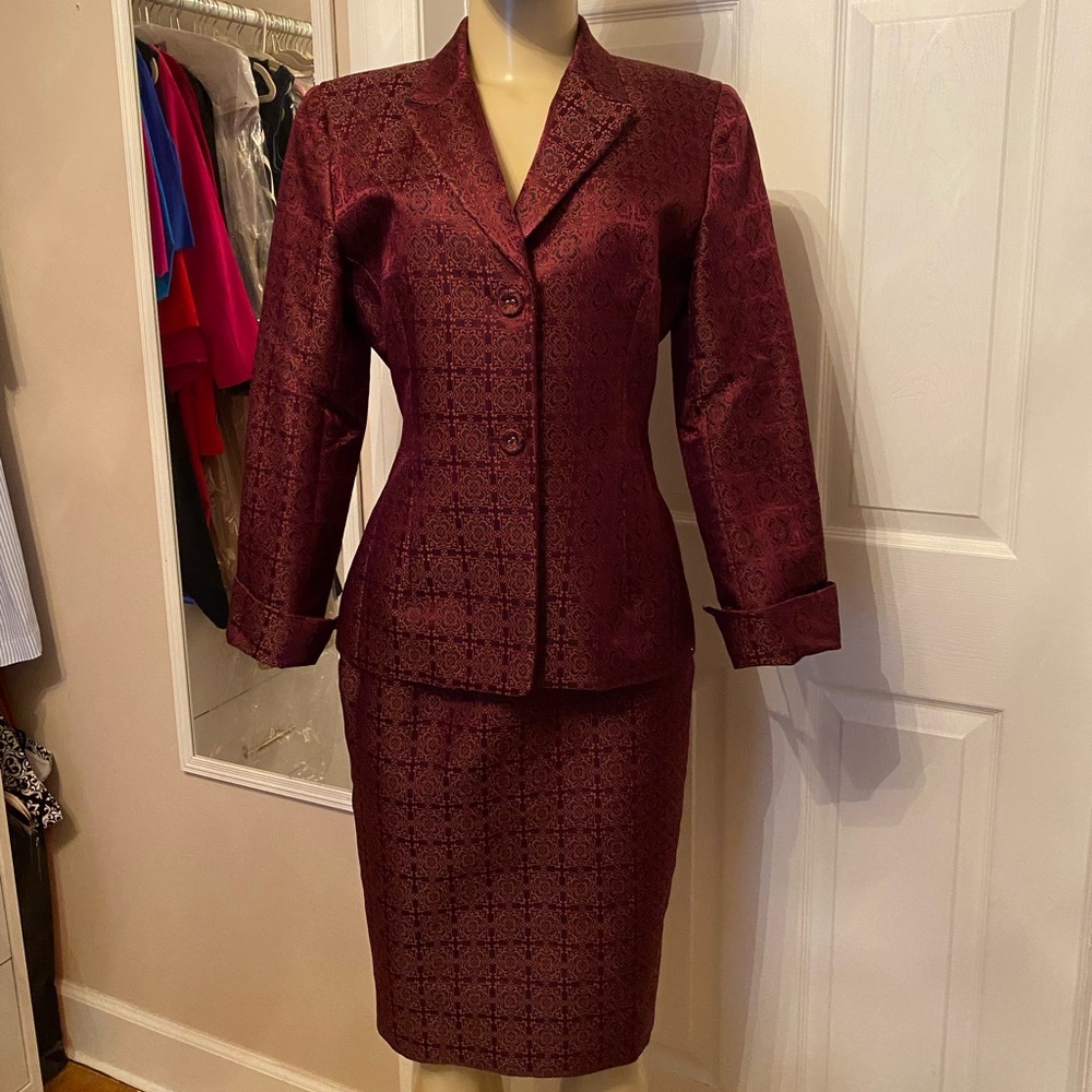 Beautiful burgundy baroque women’s suit